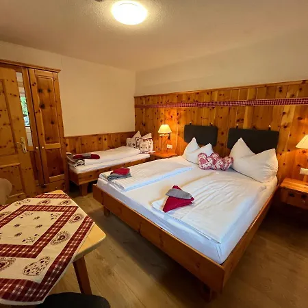 Bernstein - Regina Apartment *