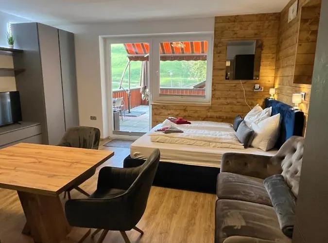 Bernstein - Regina Lägenhet